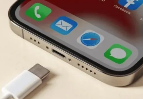 普兰苹果15维修分享iPhone15改USB-C接口后能和安卓用户互借充电器吗 