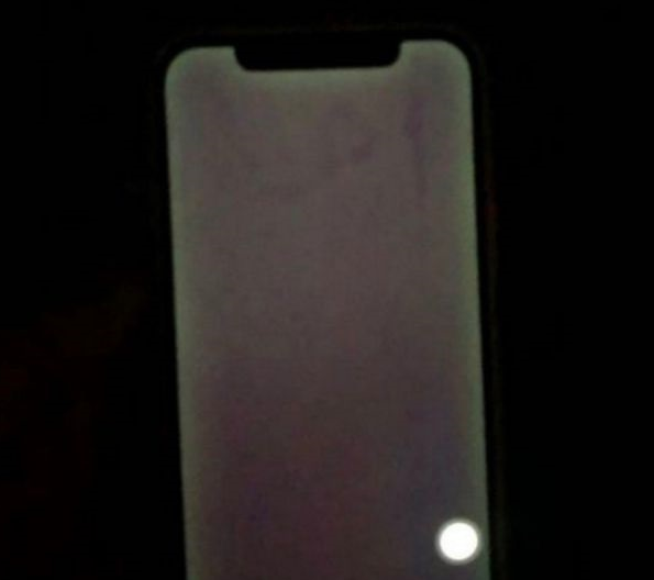 普兰苹果手机维修分享苹果客服回应 iPhone 12 屏幕“发绿”问题 